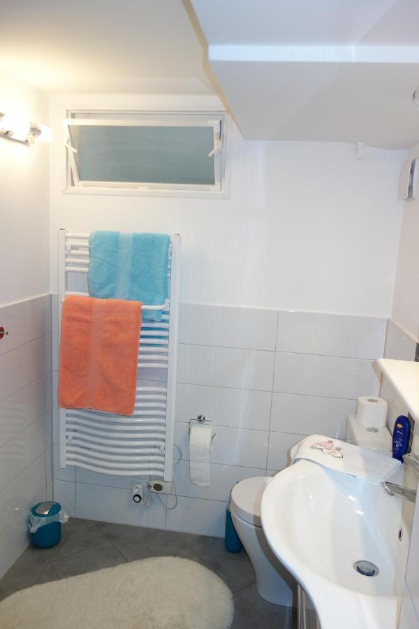Erftmuendung Apartment Нойс Екстериор снимка
